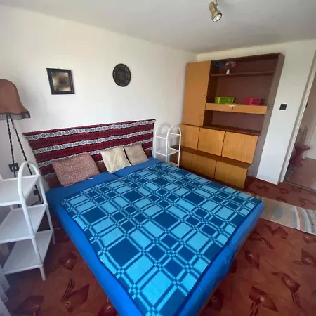 Holiday In Revfulop/balaton 33088 *